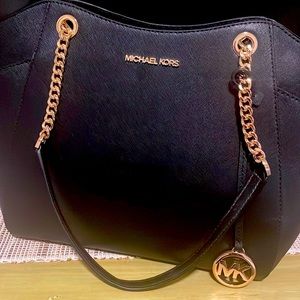 New without tags Michael Kors bag!!!